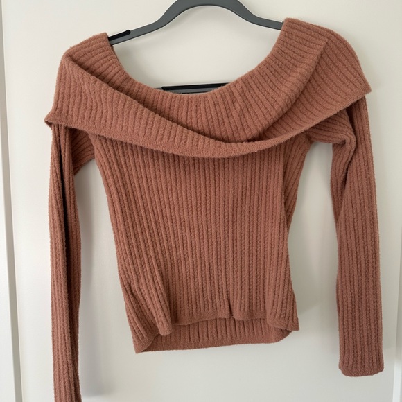 Express Sweater - Picture 3 of 3